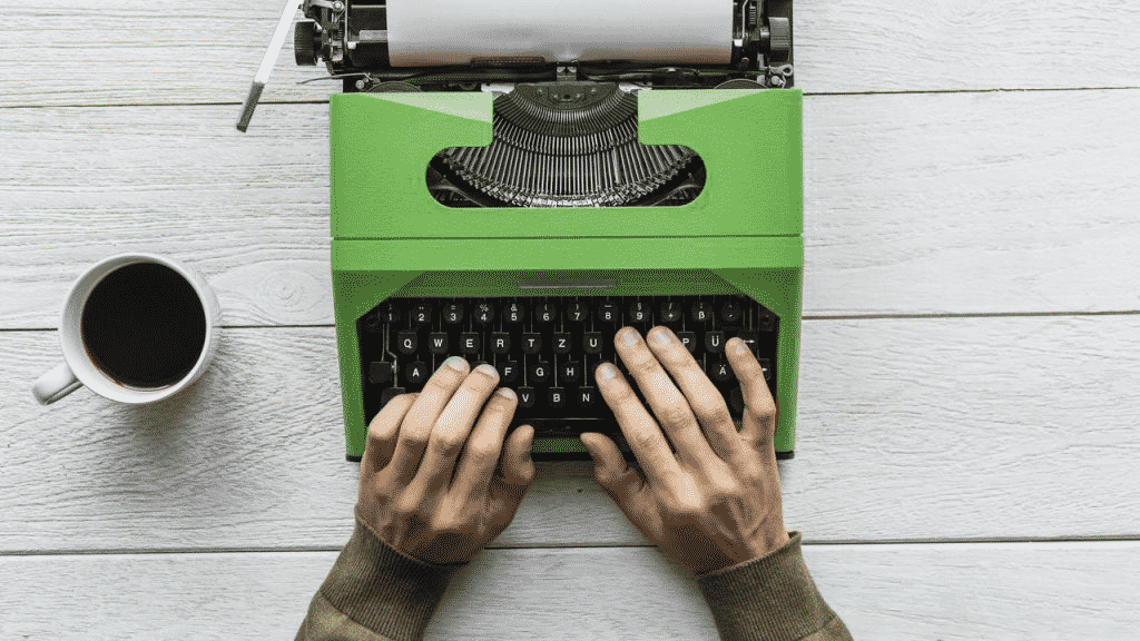 Green Typewriter- How long is 100 words visually. How long is 2000 words? How many pages is 2000 words?